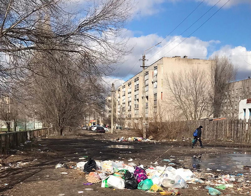 Жуть и мрак: Юго-Восточный микрорайон Борисоглебска утонул в мусоре