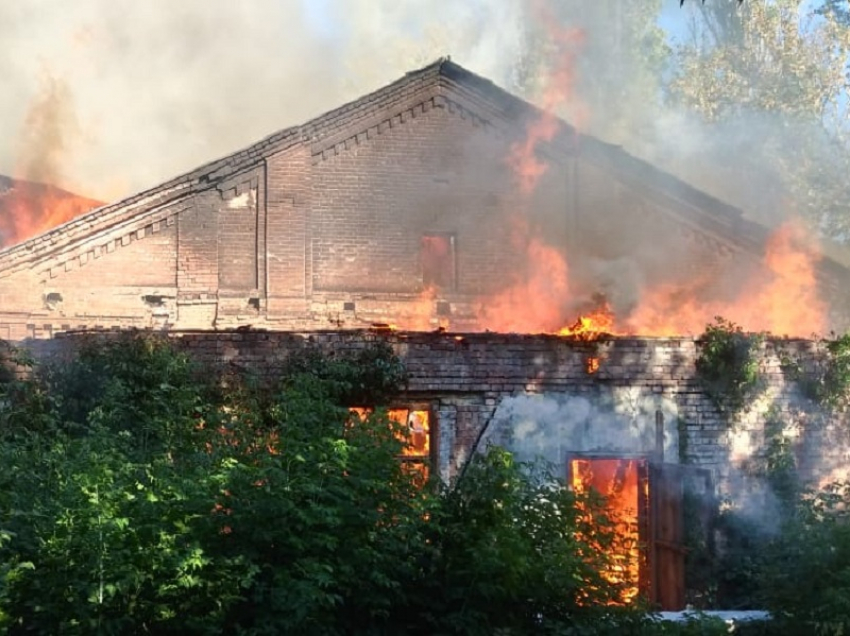 Мощным пожаром ознаменовался Единый день голосования в Борисоглебске