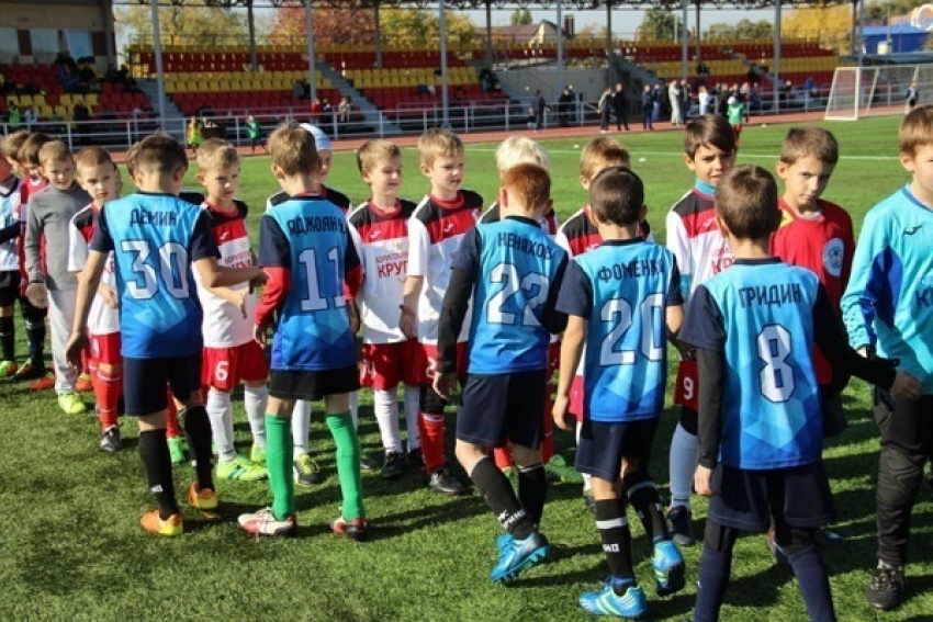 В Борисоглебске прошел детский турнир по футболу памяти Алексея Сенаторова