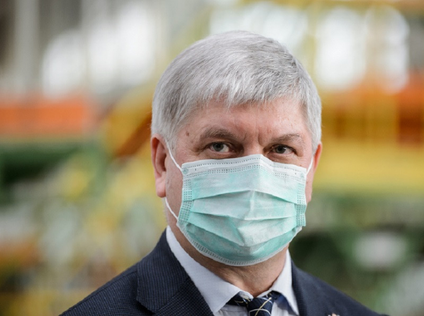 Губернатор Гусев ослабил ковидные ограничения в поликлиниках Воронежской области