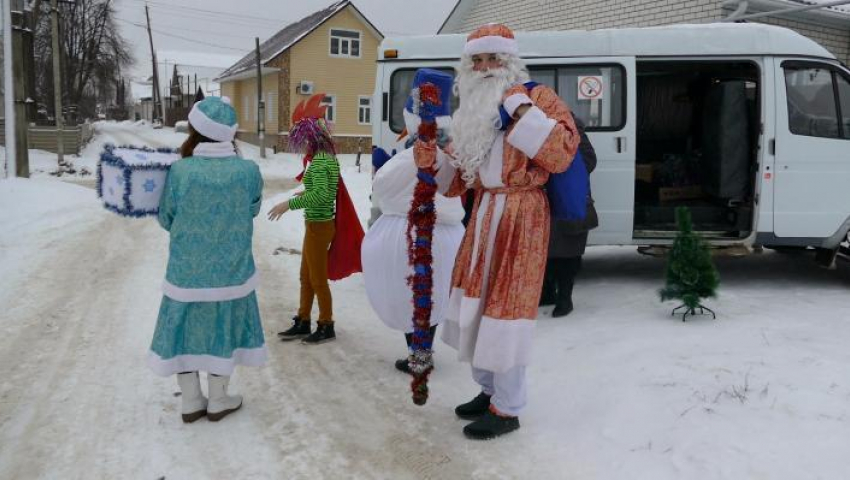 «Добрый Дедушка Мороз» пришел в гости к детям с ограниченными возможностями