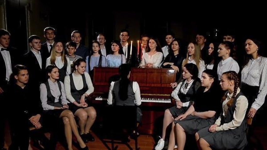 Трогательный видеоклип посвятили любимым учителям выпускники Борисоглебской гимназии №1