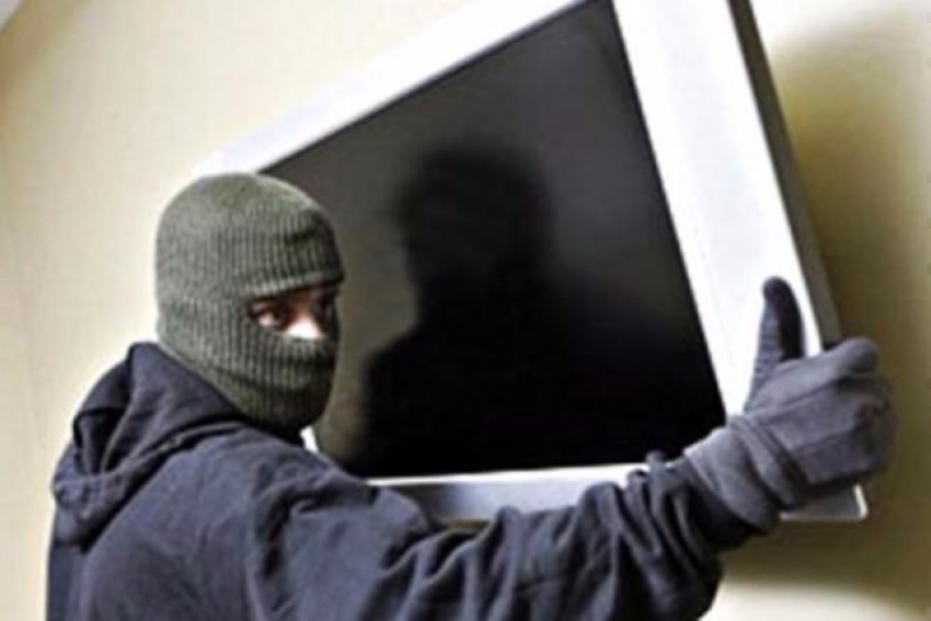 В Борисоглебске квартирный  вор сдал в ломбард похищенное и попался в руки полиции