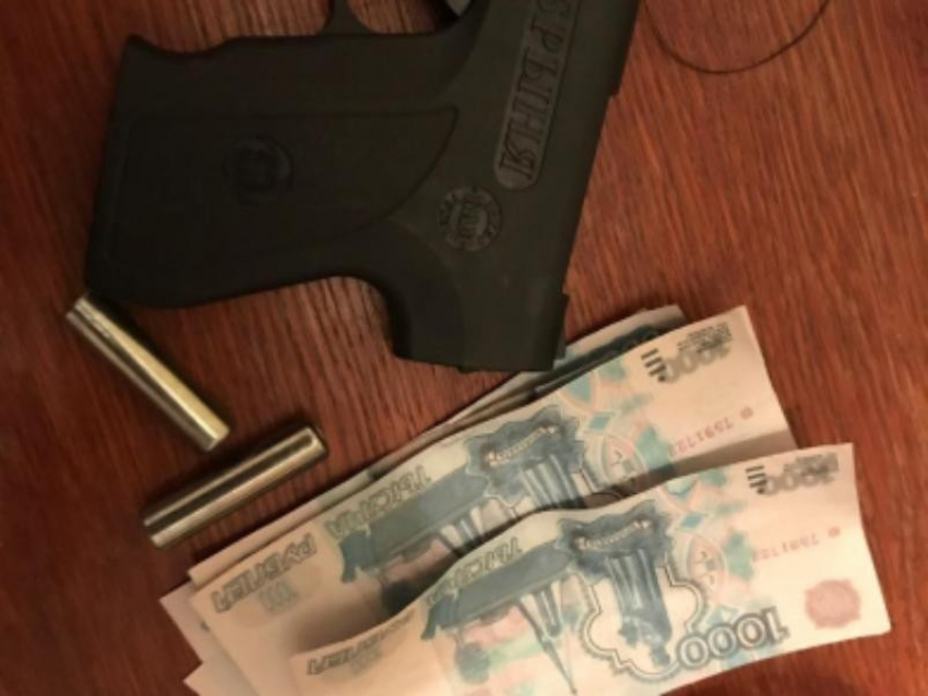 Логово преступников с фальшивыми деньгами и пистолетом нашли полицейские в Борисоглебске