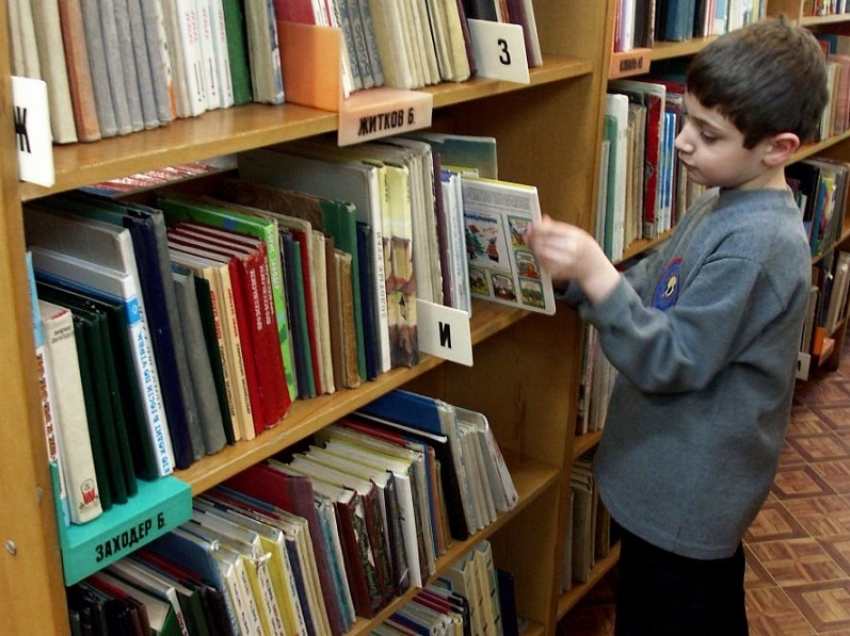 Грибановцев попросили поделиться с библиотекой детскими книгами
