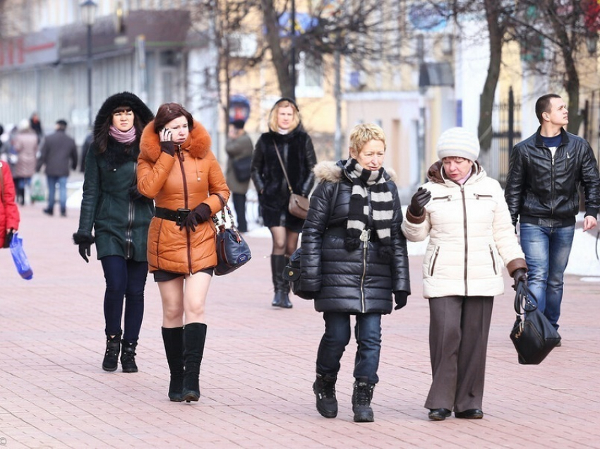 Росстат подсчитал на сколько в России женщин больше, чем мужчин  