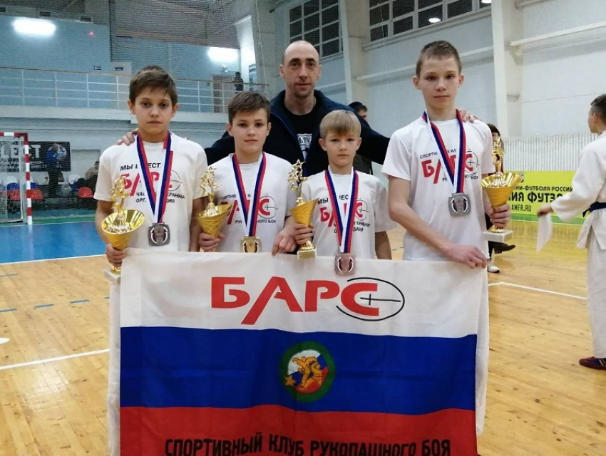 Воспитанники борисоглебского клуба «БАРС» привезли с соревнований в Саратове 4 медали