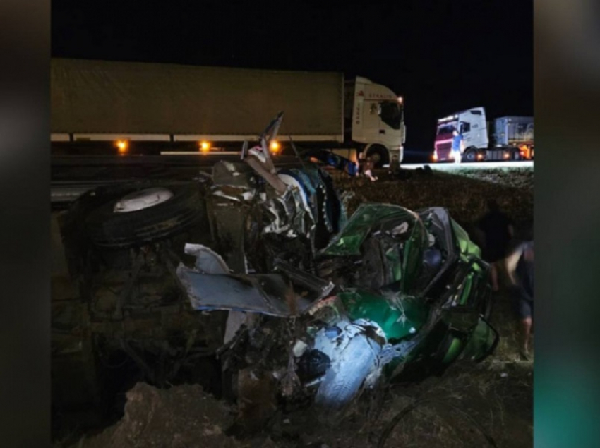 Один человек погиб и восемь пострадали в массовом ДТП в Воронежской области