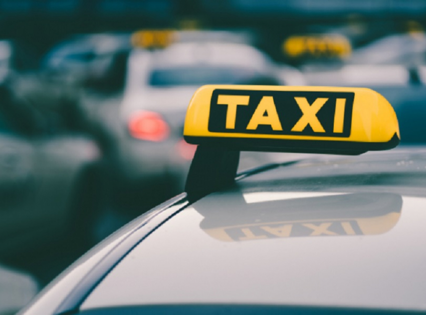 В России могут появиться скидки на такси для многодетных семей