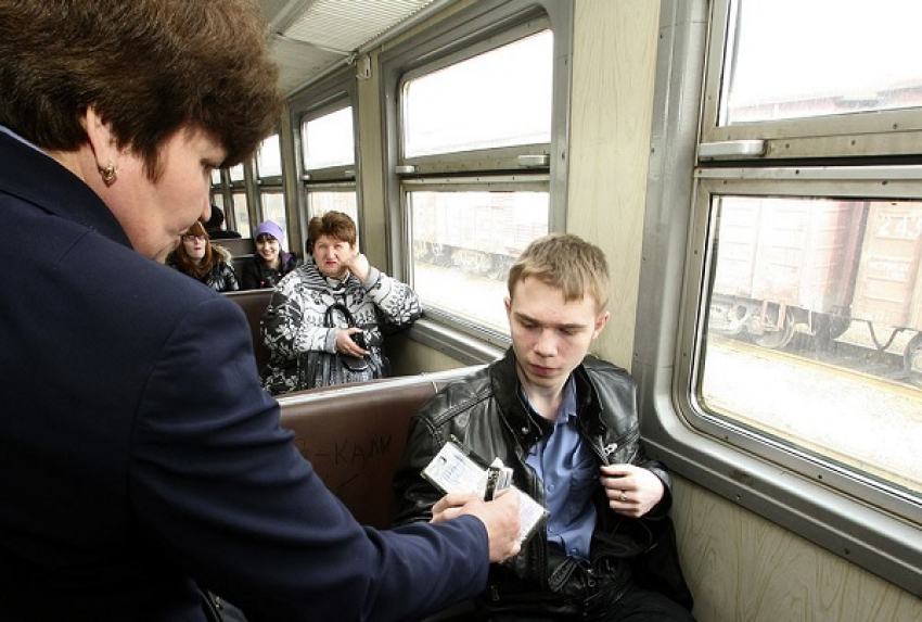 Учащимся и студентам Воронежской области вернут льготы за проезд в электричках