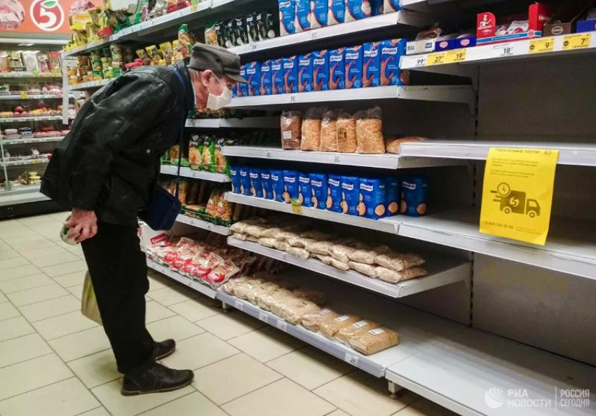 «Не верь тому, что в телевизоре, а верь тому, что в холодильнике»: жители Воронежской области  - о ценах на хлеб и молоко 
