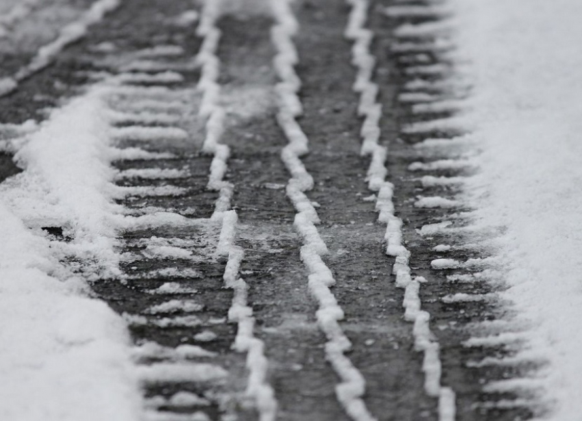 Борисоглебские автоинспекторы напомнили автомобилистам о необходимости замены летних шин на зимние