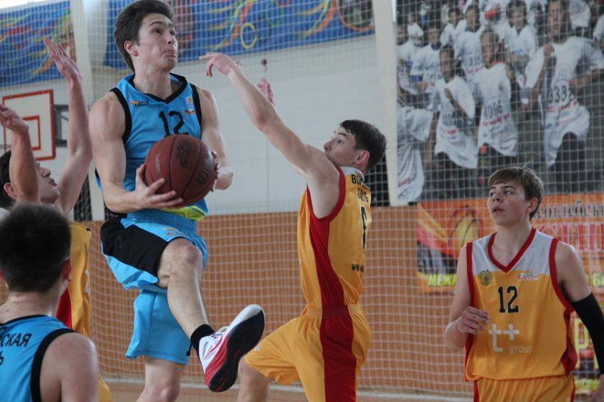 Борисоглебские баскетболисты уступили первое место своим давним соперникам