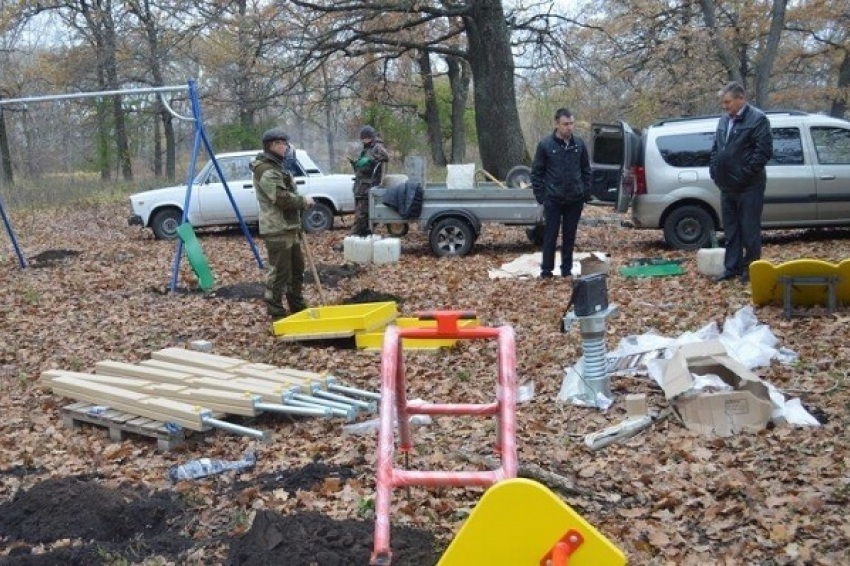 Терновские активисты построят детскую площадку на опушке леса