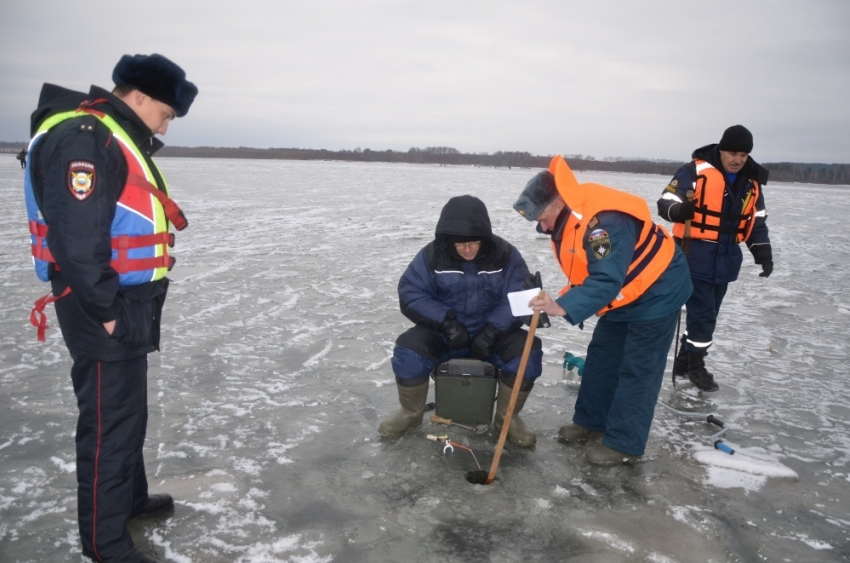 Не более 3 лунок на 1 кв. метр: о чем предупреждают рыбаков Воронежской области