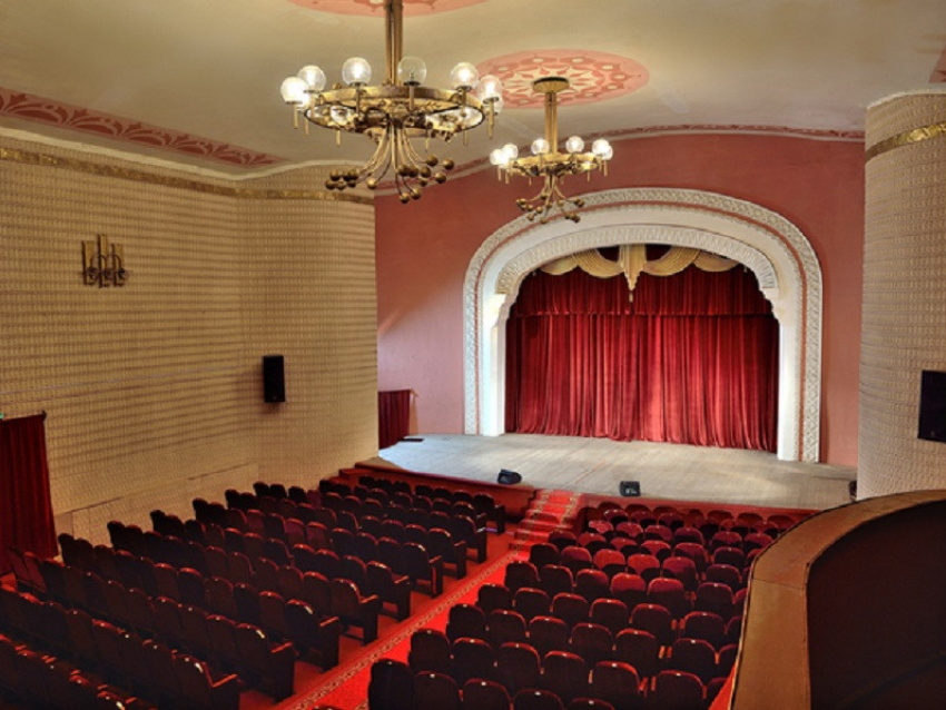Жители Воронежской области не смогут купить билеты на концерт и в театр вживую