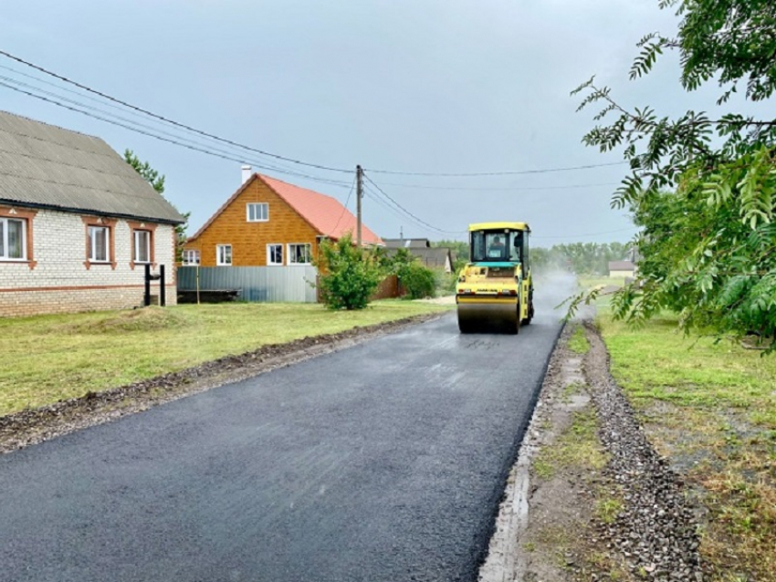 В этом году в Терновском районе отремонтируют более 13 км дорог местного значения
