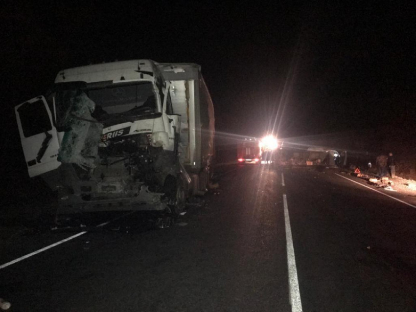 Один из водителей погиб в ДТП с тремя грузовиками в Грибановском районе