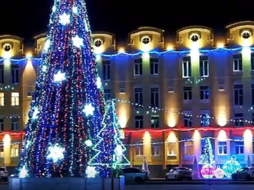 Борисоглебск в ожидании Нового года снял на видео Станислав Гладыш