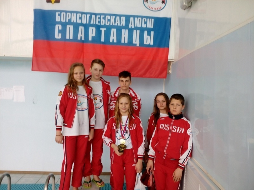 Борисоглебские пловцы завоевали 6 медалей и вошли в областную сборную