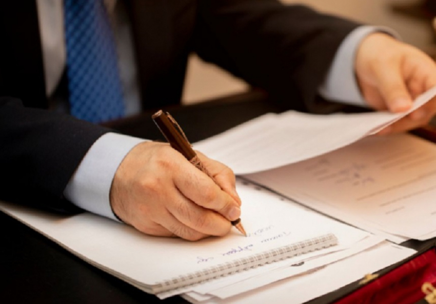 При каких погодных условиях можно не выходить на работу, рассказали жителям Воронежской области