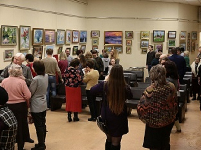 В Борисоглебске открылась выставка работ Анатолия Саликова