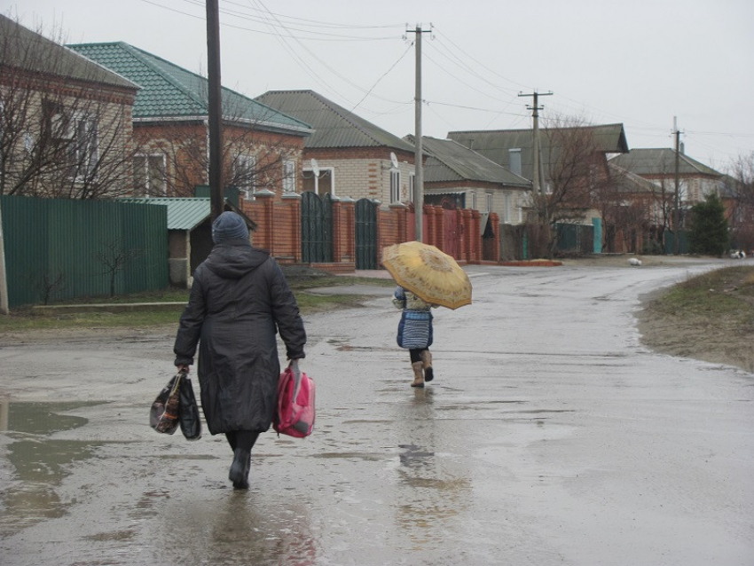 Штормовое предупреждение объявили в Воронежской области из-за грозовых ливней