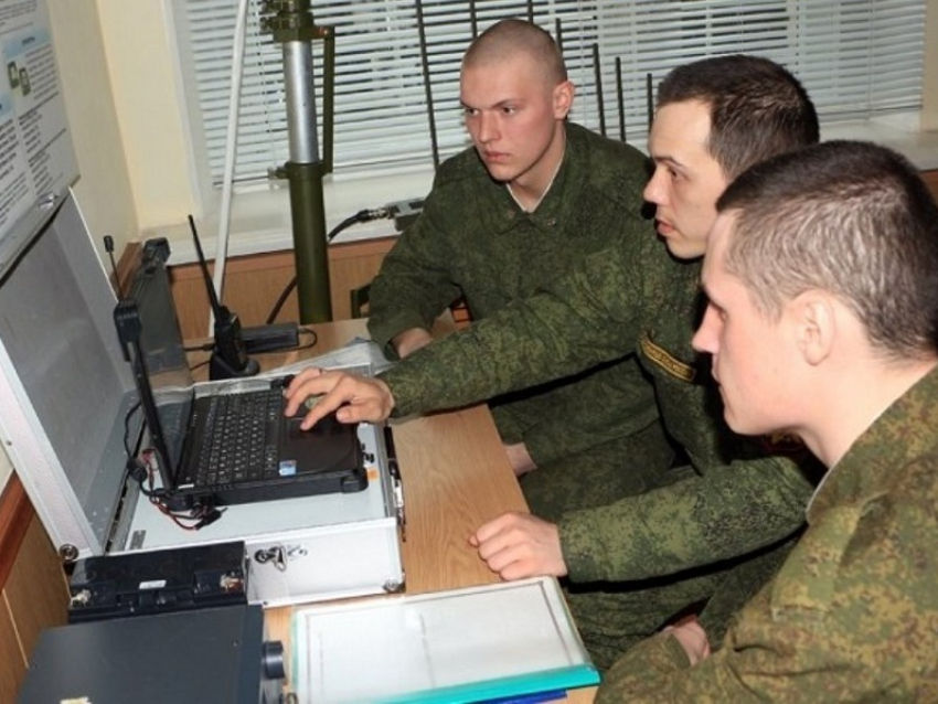 Десять призывников из Воронежской области смогут пройти службу в технополисе «Эра»
