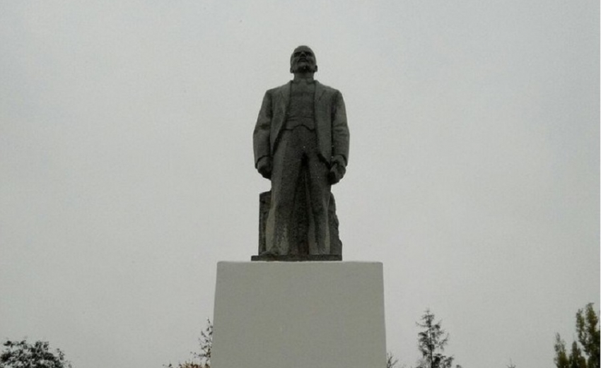 Каждый десятый борисоглебец считает, что памятник Ленину нужно снести бульдозером