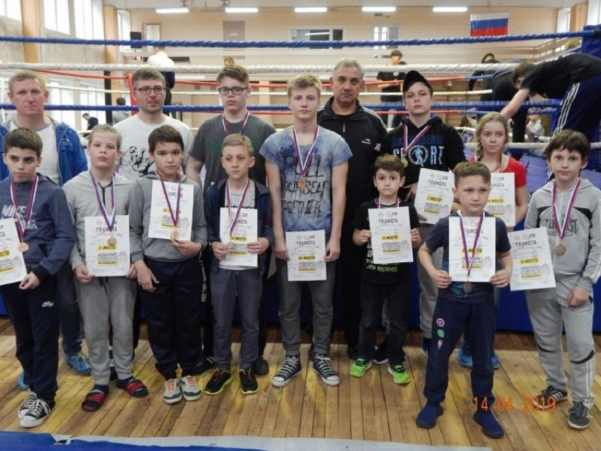 Борисоглебские кикбоксеры привезли 14 медалей с Первенства Воронежской области