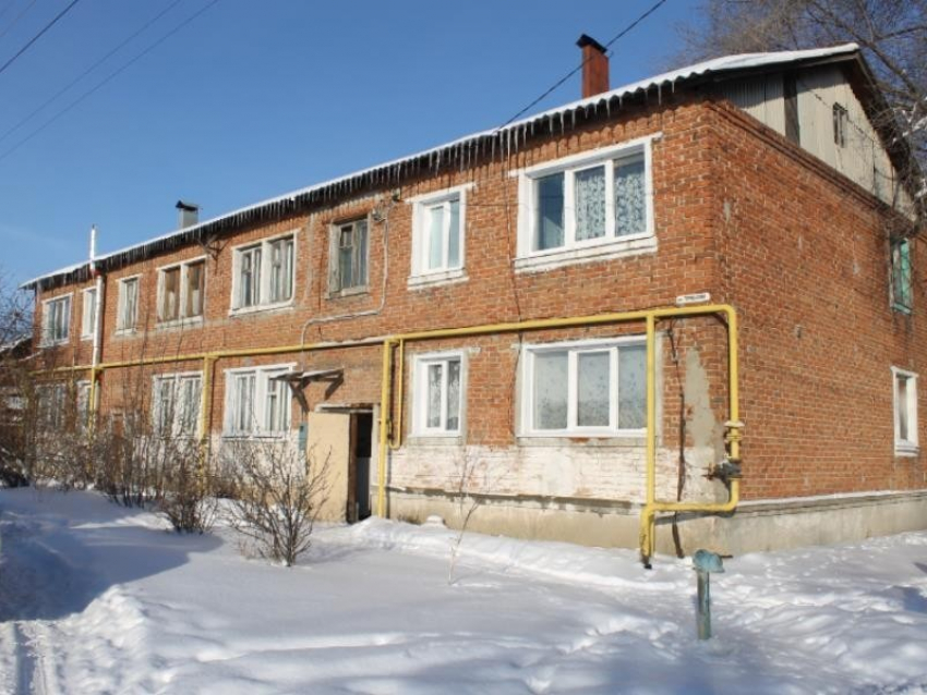 Общественники показали убогость ветхого дома без санузла в Борисоглебске 