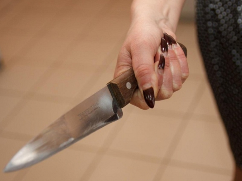В Борисоглебске девушку, ранившую сожителя ножом, приговорили к 3-м годам условно