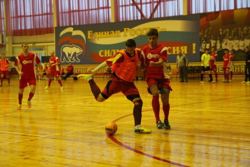 В чемпионате Борисоглебского округа по мини-футболу лидирует команда «ГМЗ"
