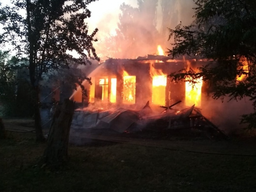 Стали известны подробности пожара на территории бывшего ПТУ в Борисоглебске