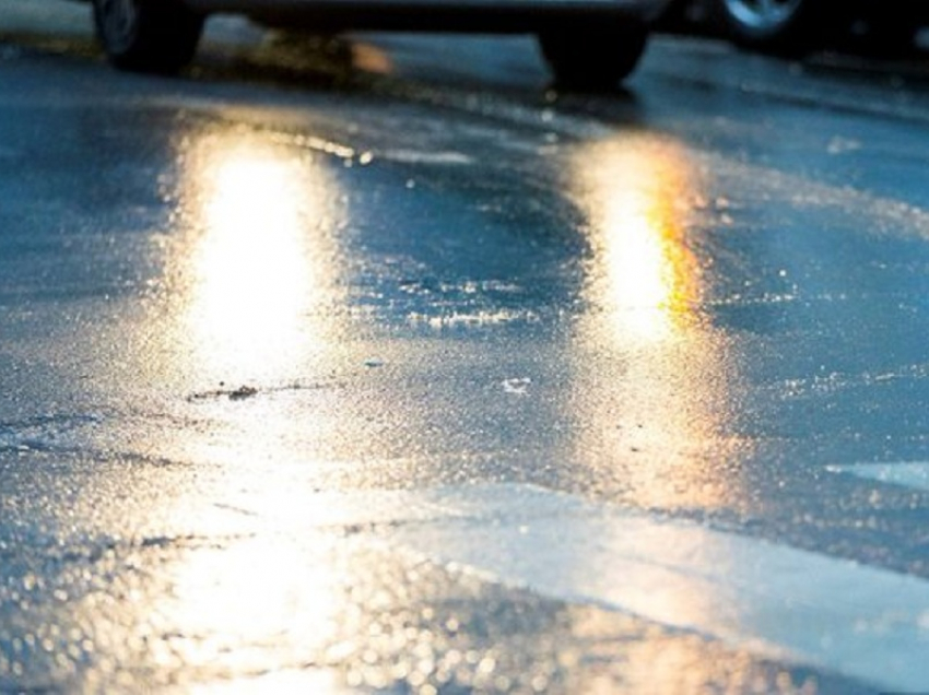 ГИБДД призвала водителей к осторожности на дорогах из-за ночных заморозков