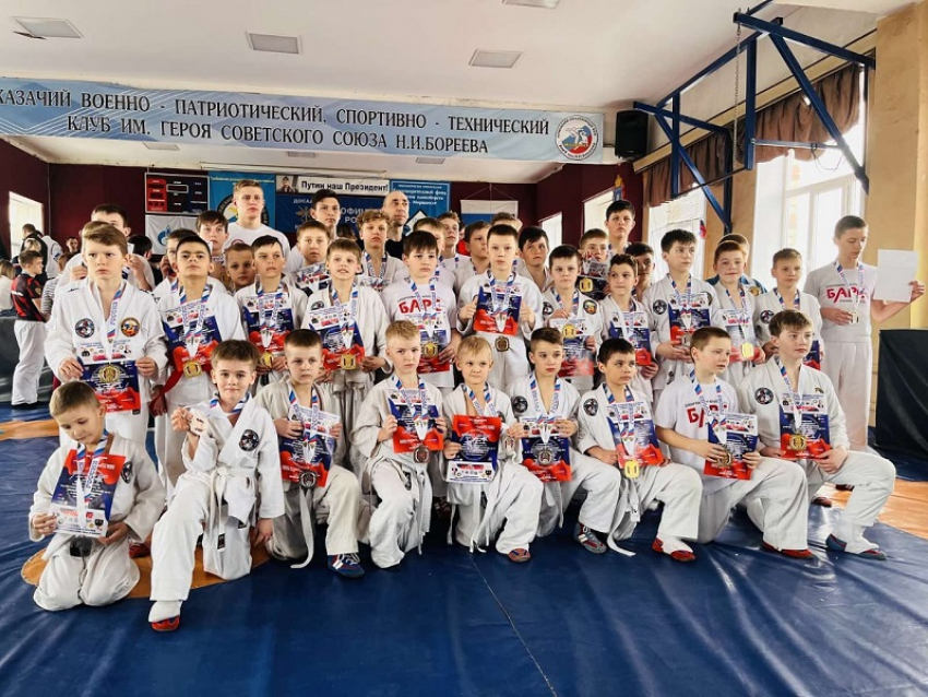 38 борисоглебских «БАРСов» привезли 38 медалей с соревнований в Моршанске
