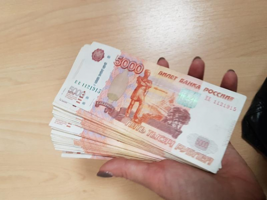 Почти шесть миллионов рублей перевела мошенникам жительница Борисоглебска