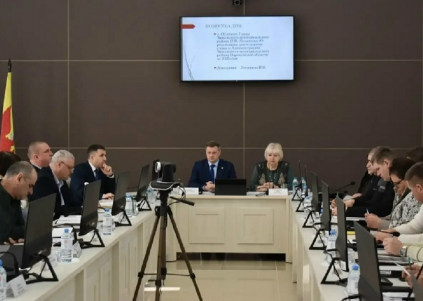 Фейк о строительстве мусоросжигательного завода в Эртильском районе опроверг Иван Лесников