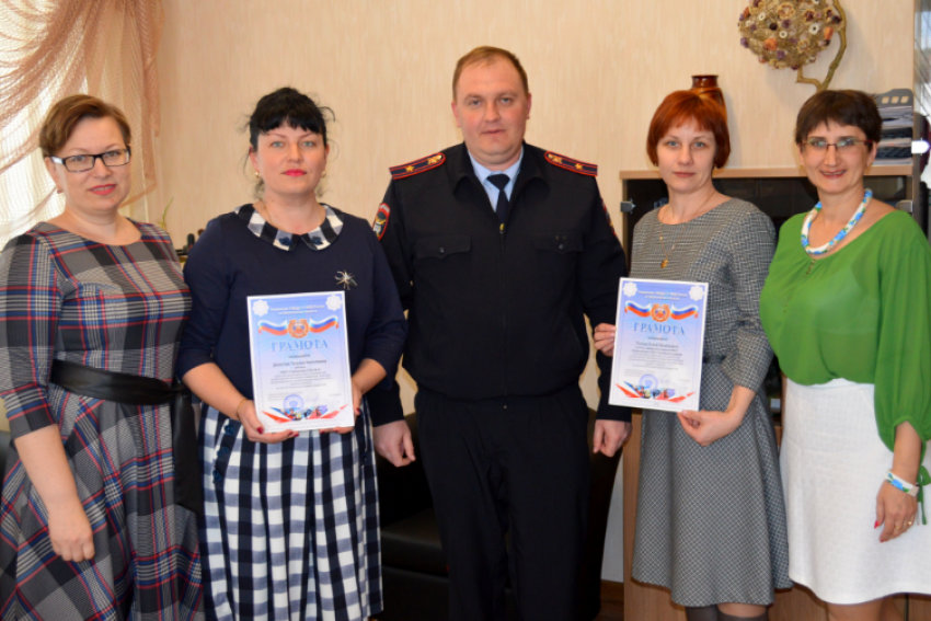 В Терновке руководители юных инспекторов получили награды ГИБДД