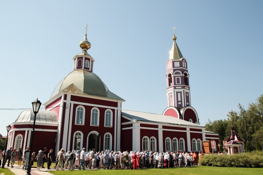 Молились все: в Борисоглебске отметили День памяти небесных покровителей