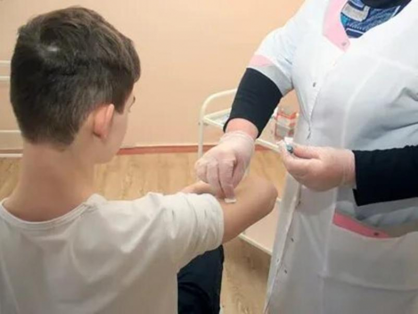  «Ослабленная» вакцина для подростков поступила в Воронежскую область