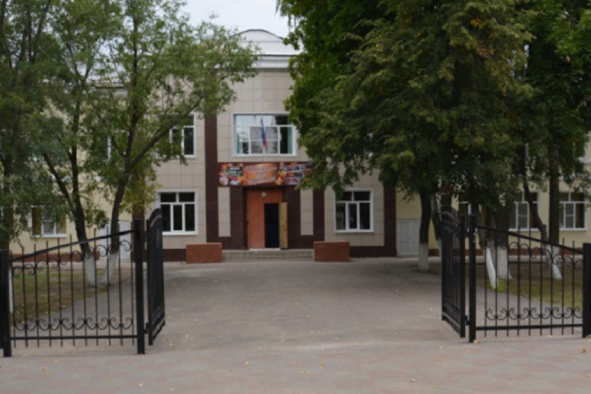 В Поворинском районе впервые капитально отремонтировали школу 1936 года постройки