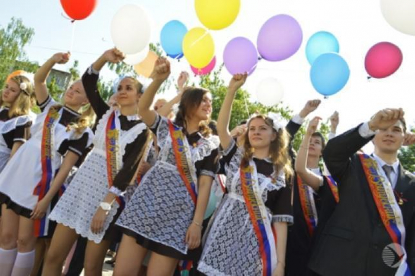 Для 864 выпускников Борисоглебска прозвенели «последние звонки»