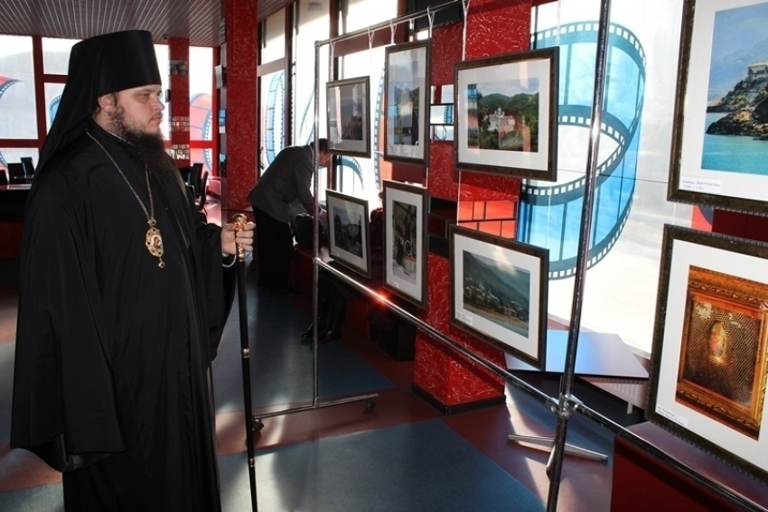 В Борисоглебск привезли фотовыставку о Святой горе Афон