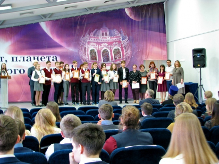 В Борисоглебске наградили школьных «олимпийцев»
