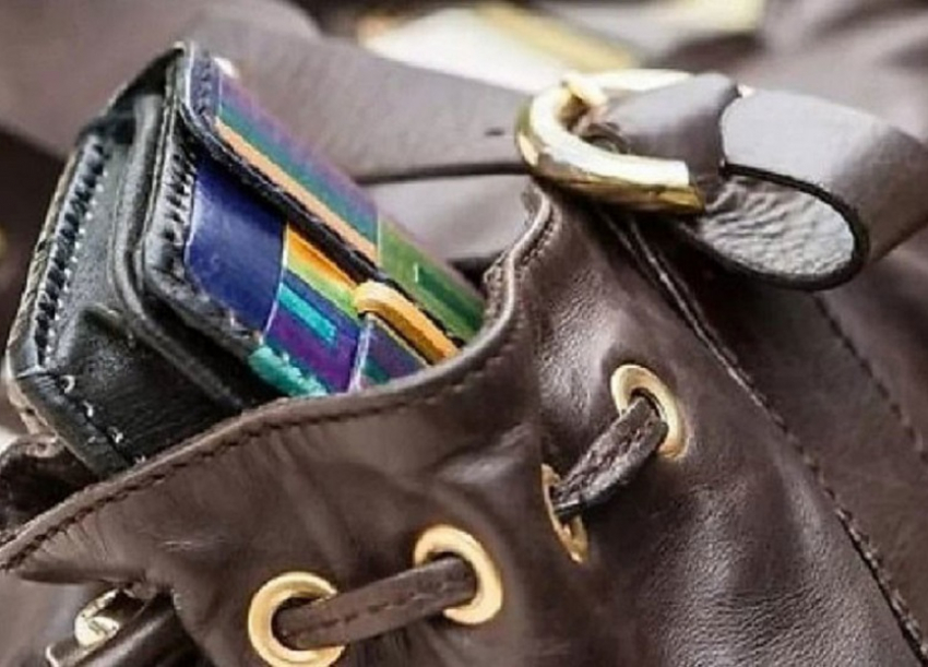 Рецидивистка из Урюпинска обокрала дом в Борисоглебске, пока хозяин спал