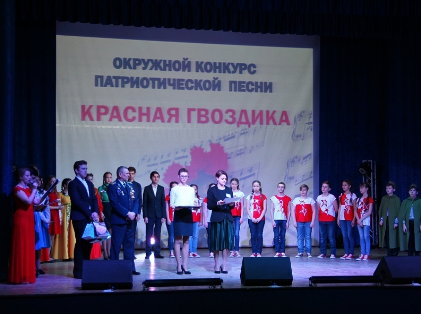 В Борисоглебске прошел окружной конкурс патриотической песни «Красная гвоздика»
