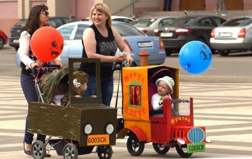 Парад колясок в Борисоглебске 