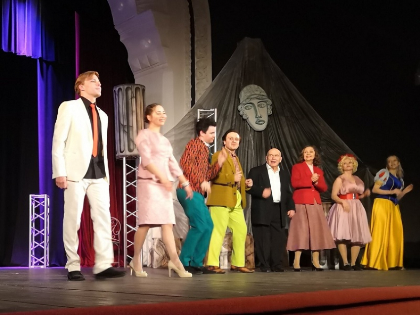В Борисоглебске завершили Год театра большим гала-концертом