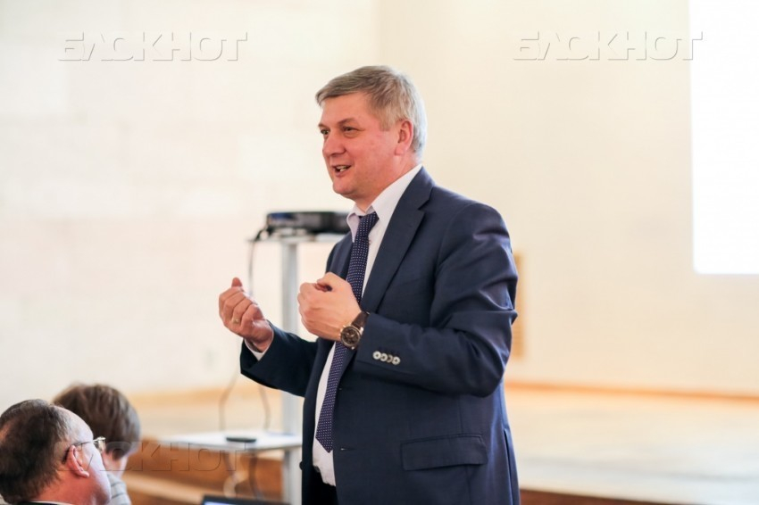 Воронежский губернатор Гусев набрал 9 очков влиятельности